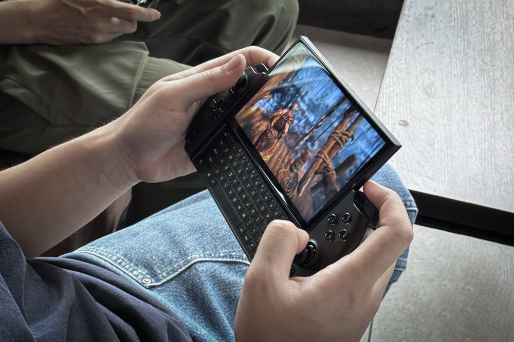 GPD WIN 4: the smallest AMD APU handheld console with AMD Ryzen 8840U/8640U, supports SteamOS system.