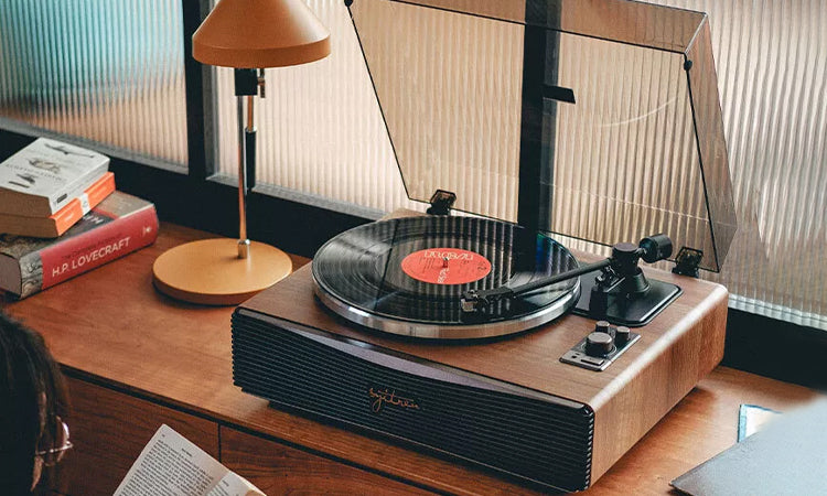 SYITREN retro speakers have garnered a loyal following thanks to their unique blend of vintage aesthetics and modern audio technology.