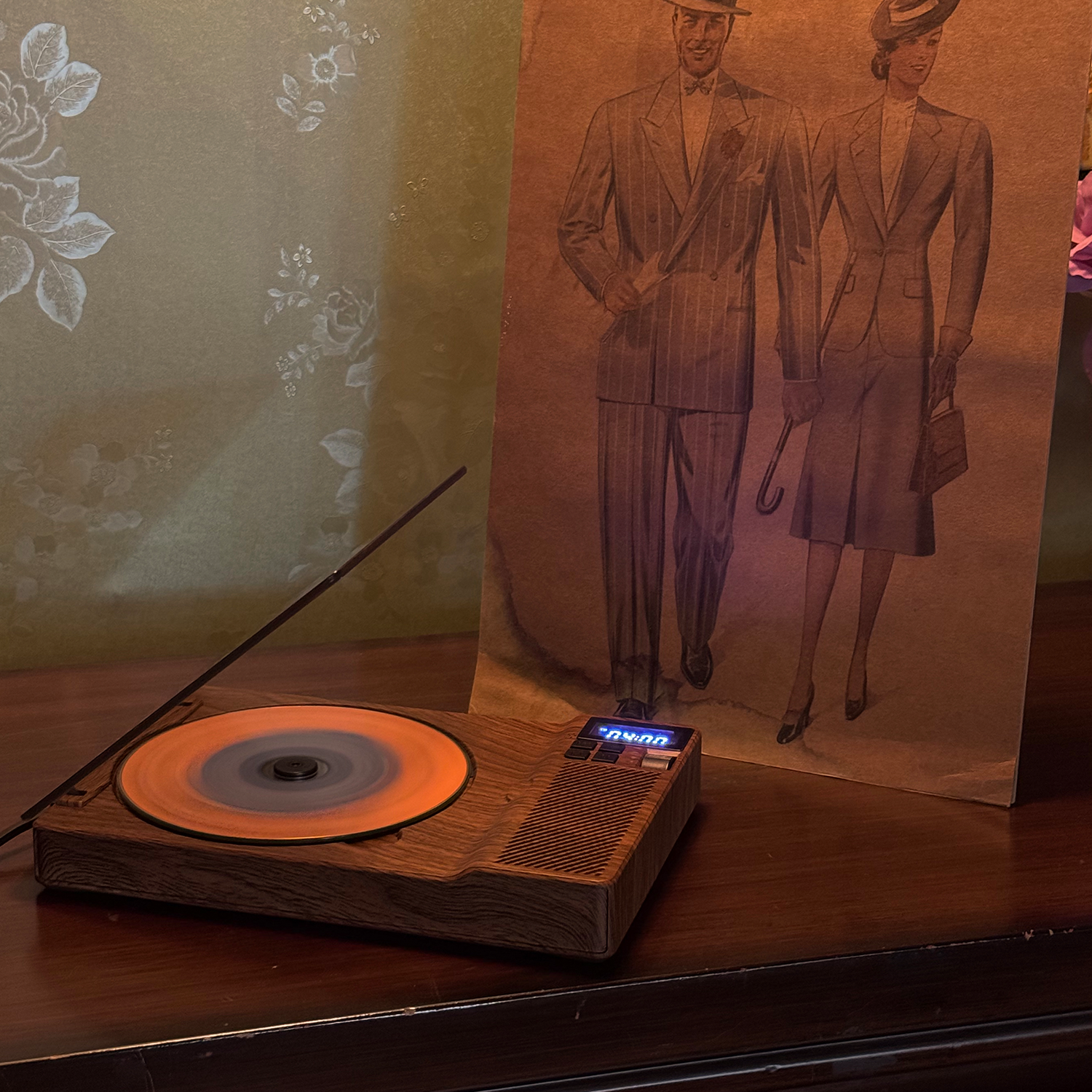 SchwayShop Vintage Wood Grain CD Player with Built-in Speakers