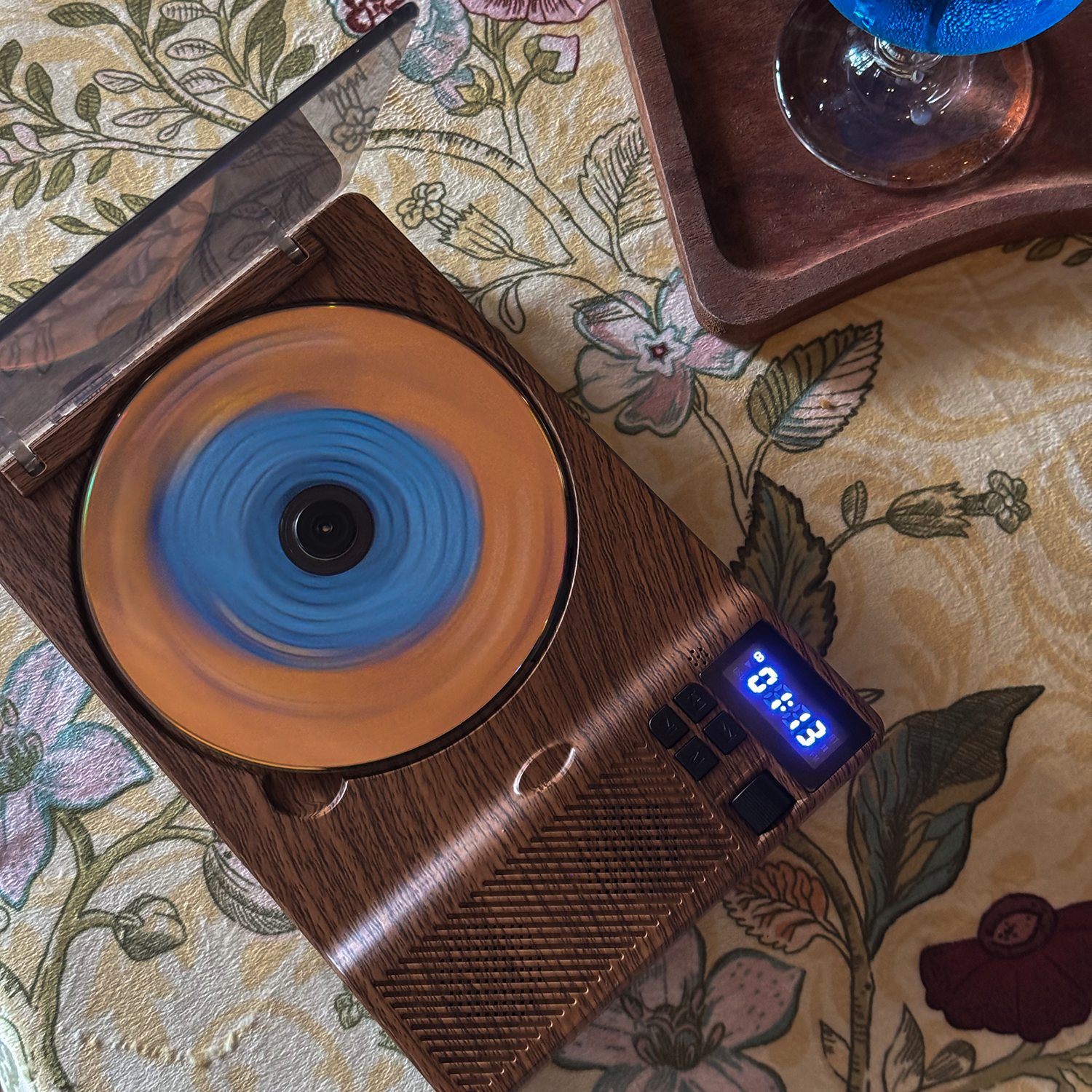 SchwayShop Vintage Wood Grain CD Player with Built-in Speakers