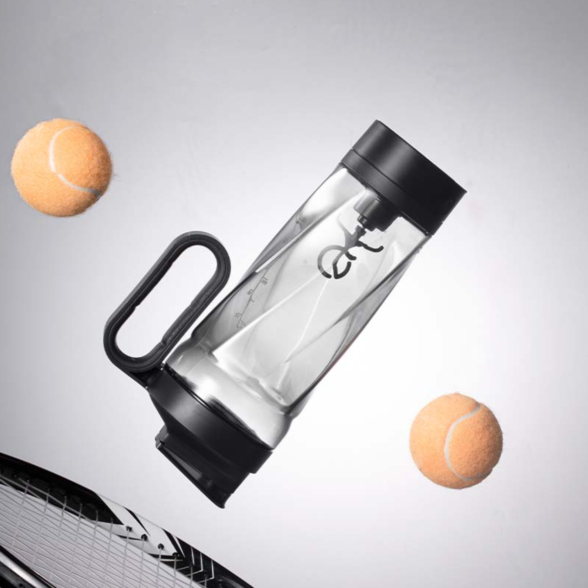 EQURA 1000ML Automatic Mixing Cup Plus: A portable, battery-operated cup for protein shakes. Features a sleek, transparent body with measurement markings, integrated mixing mechanism, and secure, leak-proof lid.