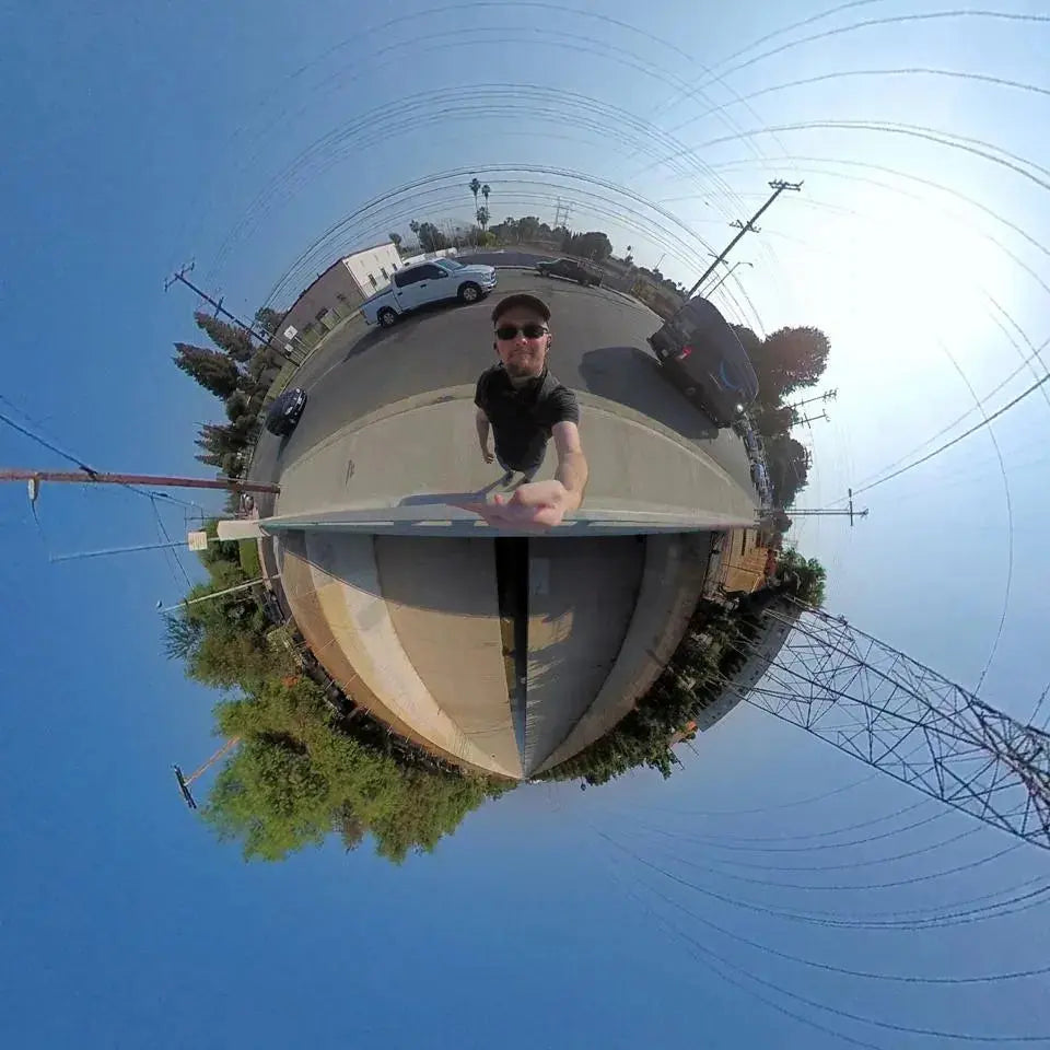 QooCam Fun Camera with Social Media Live Recording and 360 Full View Picture Capability13