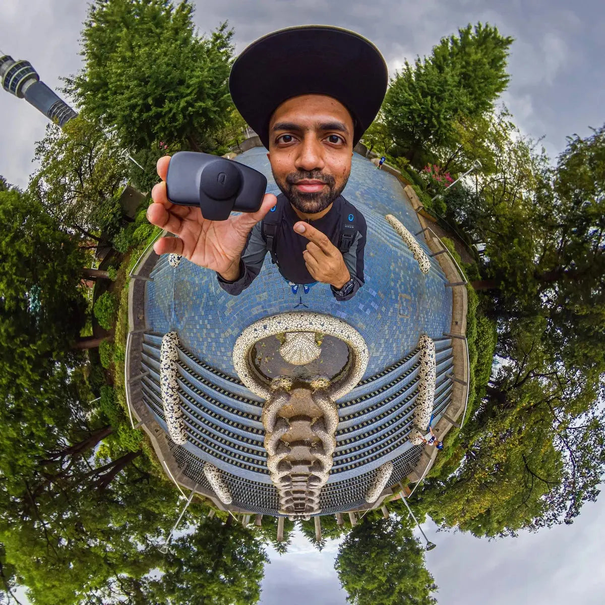 QooCam Fun Camera with Social Media Live Recording and 360 Full View Picture Capability5