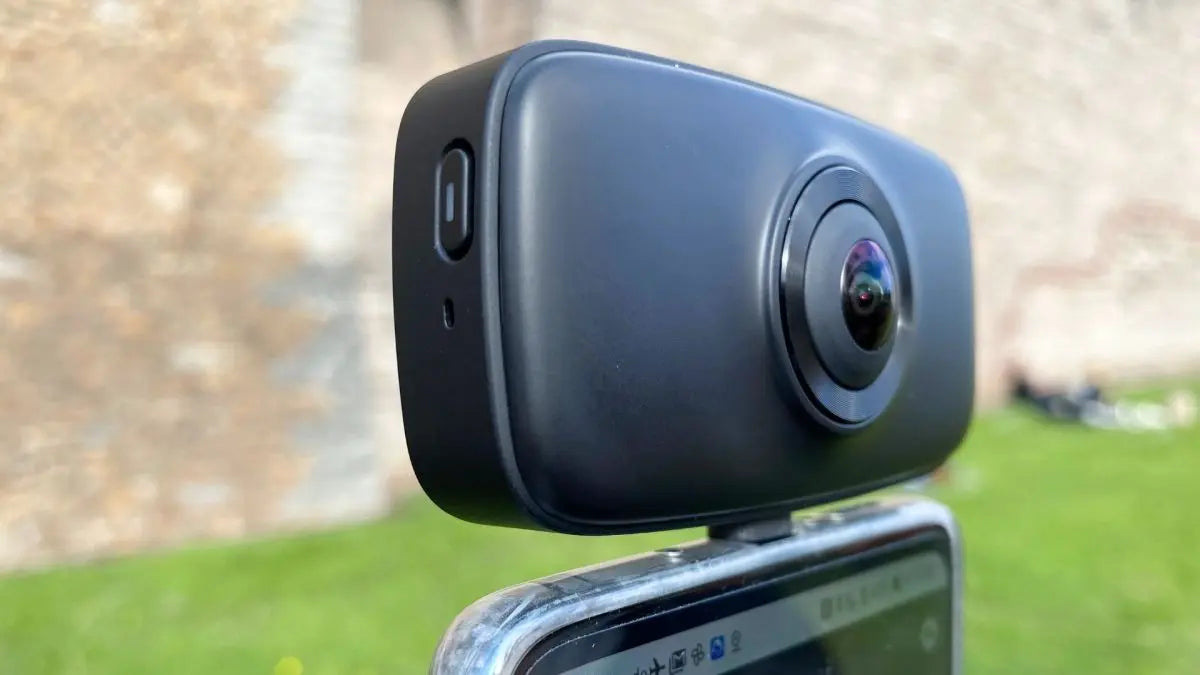 QooCam Fun Camera with Social Media Live Recording and 360 Full View Picture Capability4