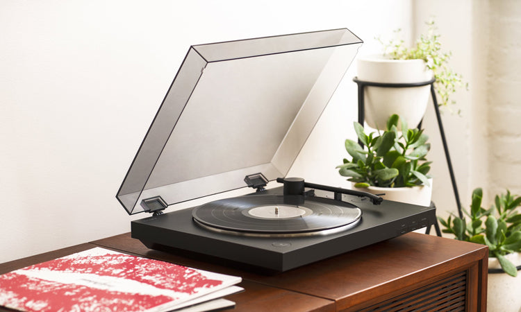 Discover-the-Charm-of-Vinyl-with-Top-Bluetooth-Turntables SchwayShop