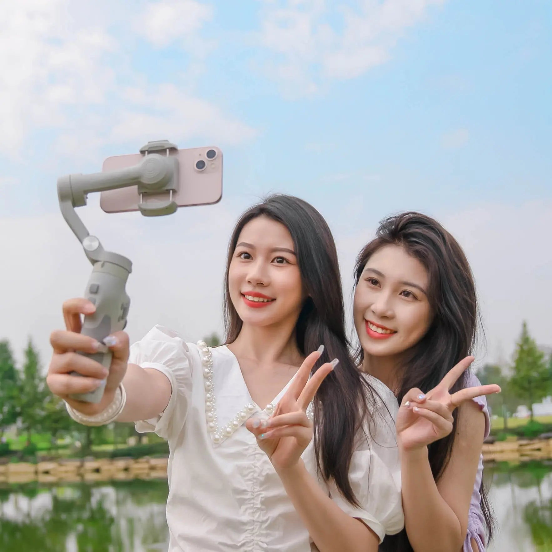 Feiyu Vimble 3 handheld 3-axis smartphone gimbal stabilizer with tripod5